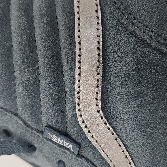 Vans High Top Soft Blue Suede Sneakers w Silver Stripe Size: 9.5 - Picture 4 of 10